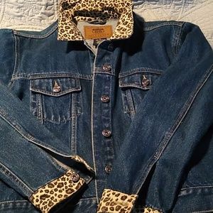 Jean Jacket with leopard print collar and sleeves sz m